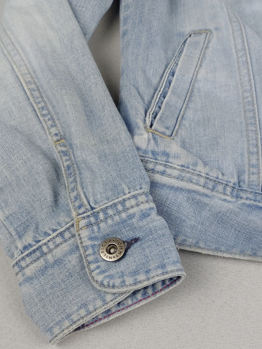 Tommy Hilfiger Women's Vintage Light Wash Denim Jacket.